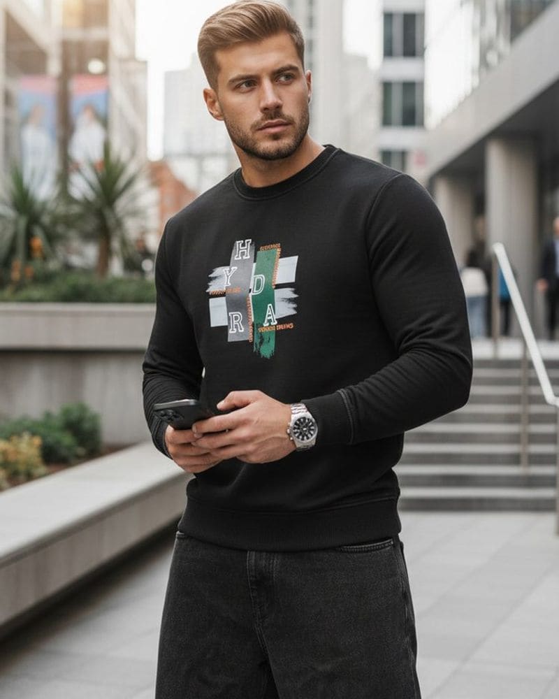 Mikina s trendy potlačou v čiernej farbe – fotka 2