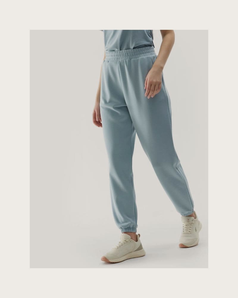Dámske tepláky 4F TROUSERS-4FWSS24TTROF642-34S-LIGHT BLUE – fotka 2