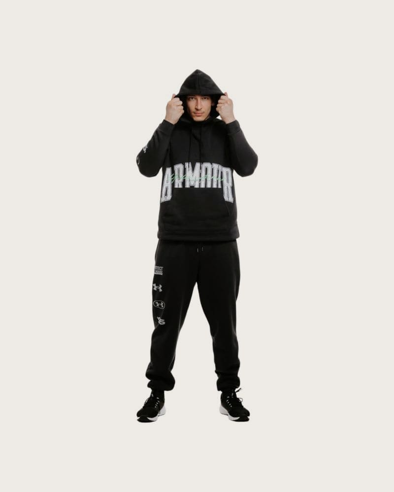 Pánska zateplená mikina s kapucňou UNDER ARMOUR UA Essential Flc Nov Hood-BLK – fotka 2