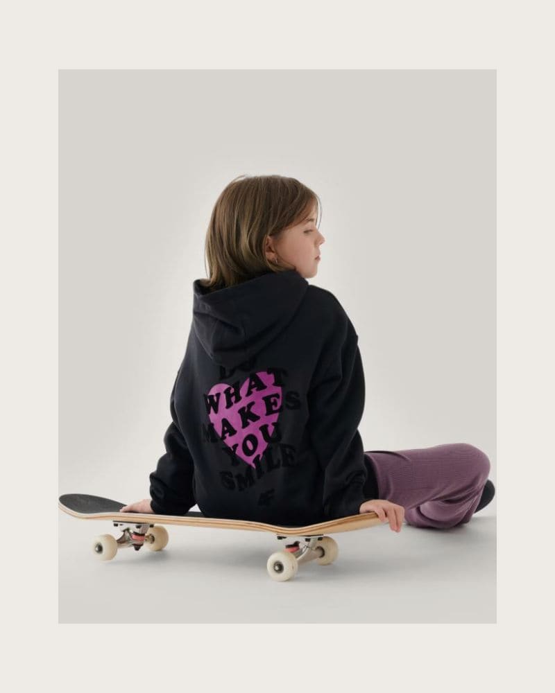 Dievčenská mikina s kapucňou 4F JUNIOR SWEATSHIRT-JWAW24TSWSF1218-20S-DEEP BLACK – fotka 5