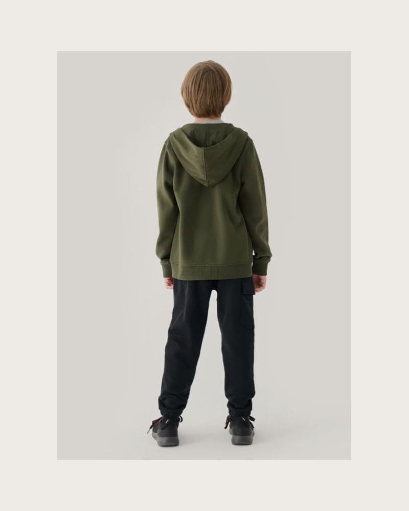 Chlapčenské zateplené tepláky 4F JUNIOR TROUSERS-JWAW24TTROM760-20S-DEEP BLACK – fotka 2