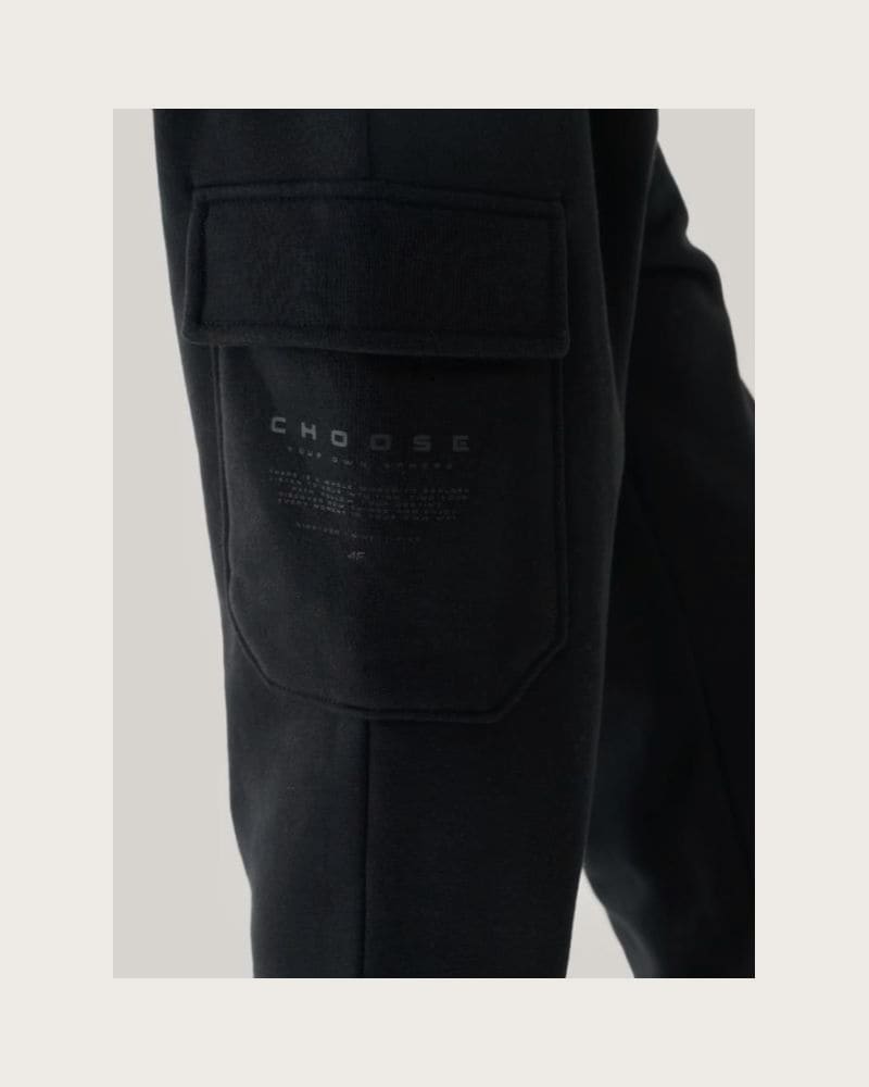 Chlapčenské zateplené tepláky 4F JUNIOR TROUSERS-JWAW24TTROM760-20S-DEEP BLACK – fotka 4