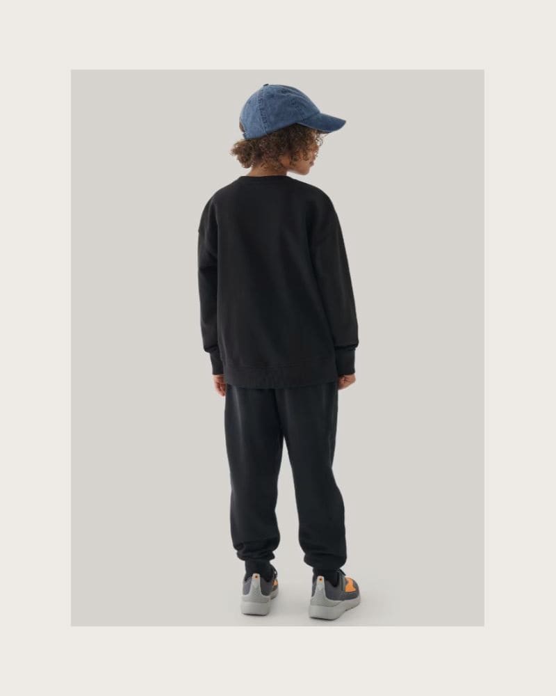 Chlapčenské zateplené tepláky 4F JUNIOR TROUSERS-JWAW24TTROM761-20S-DEEP BLACK – fotka 4