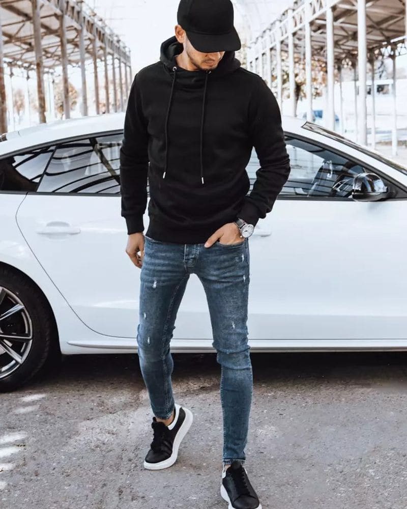 Čierna mikina s kapucňou v originálnom prevedení – fotka 5