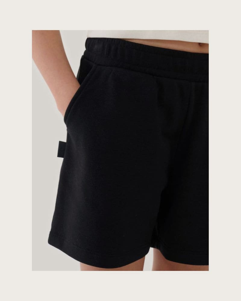 Dievčenské teplákové kraťasy 4F JUNIOR SHORTS CAS F470-20S-DEEP BLACK – fotka 6