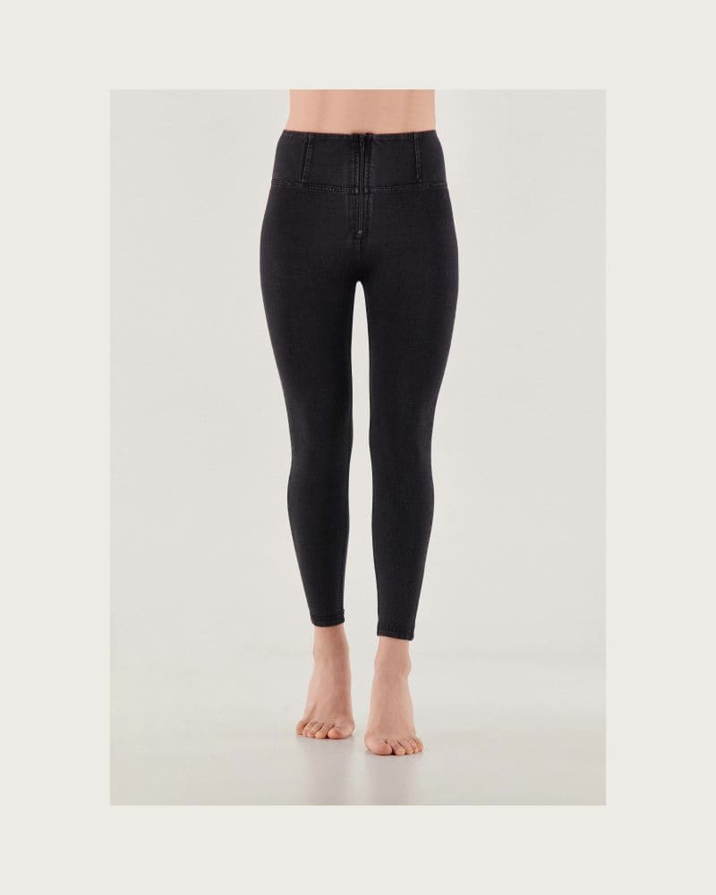 Dámske jeggings nohavice FREDDY WR.UP® superskinny push up 7 8 jeggings with high waist and zip-Black – fotka 2