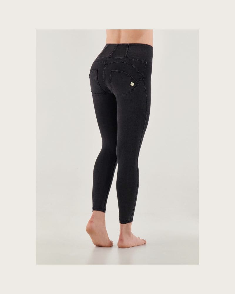 Dámske jeggings nohavice FREDDY WR.UP® superskinny push up 7 8 jeggings with high waist and zip-Black – fotka 3
