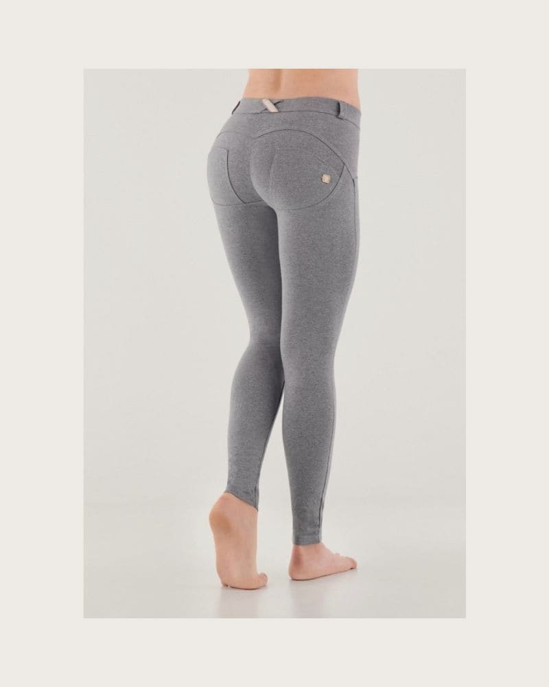 Dámske jeggings nohavice FREDDY WR.UP® skinny push up organic cotton trousers with regular waist-Grey – fotka 3