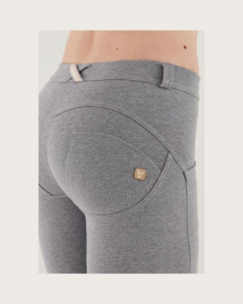 Dámske jeggings nohavice FREDDY WR.UP® skinny push up organic cotton trousers with regular waist-Grey – fotka 4