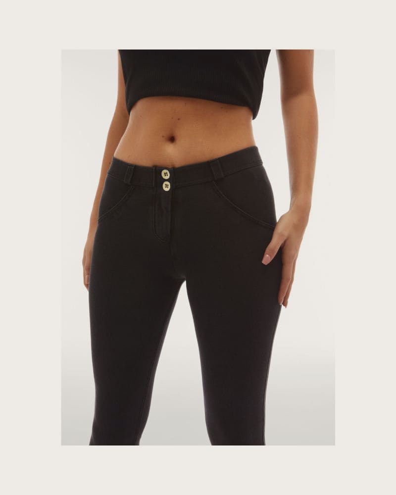 Dámske jeggings nohavice FREDDY WR.UP® skinny push up organic cotton jeggings-Black – fotka 3