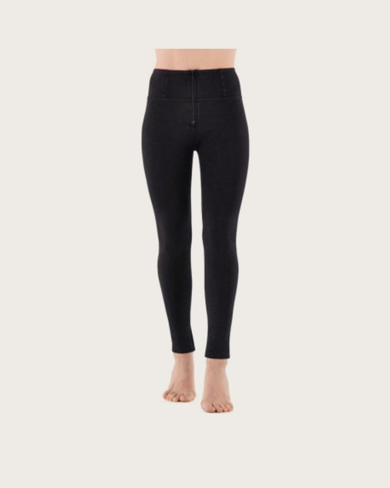 Dámske jeggings nohavice FREDDY WR.UP® skinny high waist push up jeggings in organic fabric-Black