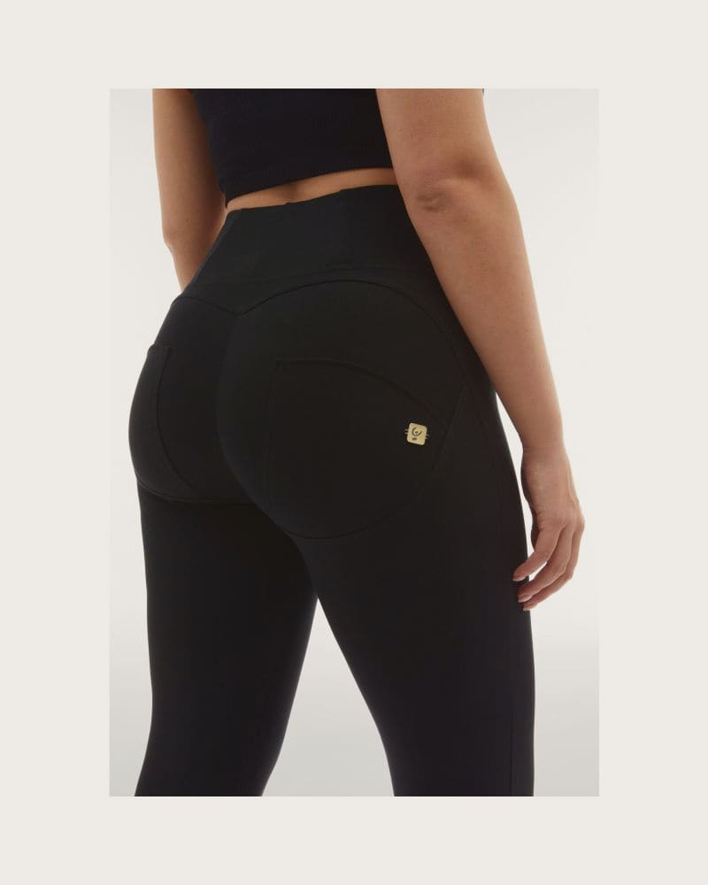 Dámske jeggings nohavice FREDDY WR.UP® superskinny push up 7 8 trousers with high waist and zip-Black – fotka 4