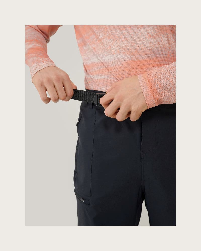 Pánske tréningové kraťasy 4F SHORTS FNK-WSS25TFSHM0886-20S-DEEP BLACK – fotka 2