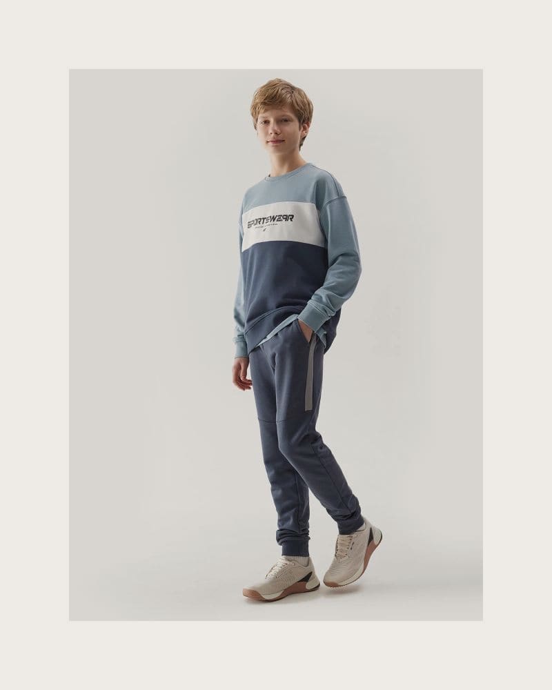 Chlapčenská mikina 4F JUNIOR SWEATSHIRT-JWSS24TSWSM0923-34S-LIGHT BLUE – fotka 4