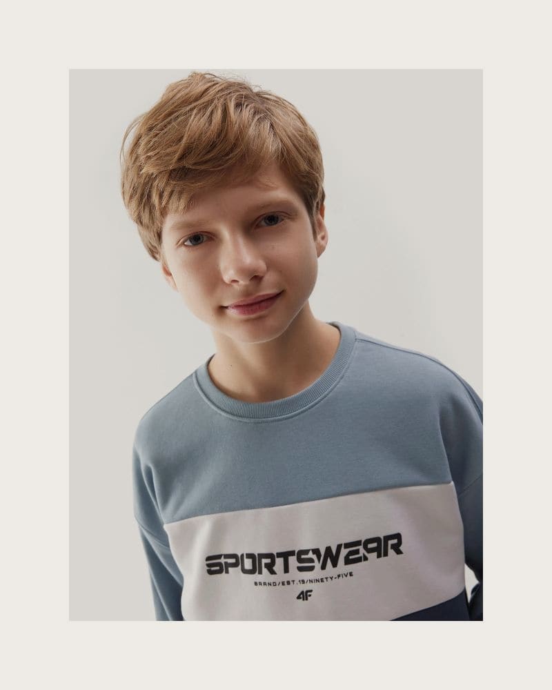 Chlapčenská mikina 4F JUNIOR SWEATSHIRT-JWSS24TSWSM0923-34S-LIGHT BLUE – fotka 5