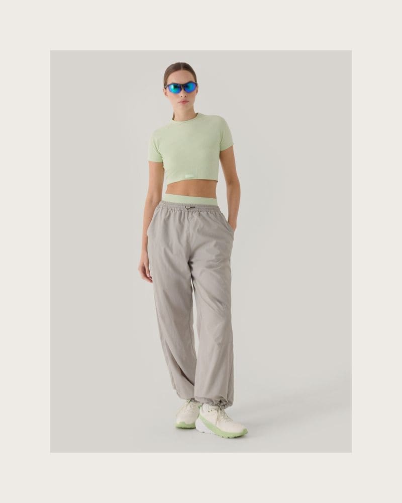 Dámske tréningové kraťasy 4F SHORT TIGHTS FNK F055-RAW24TFSTF055-47S-MINT – fotka 5