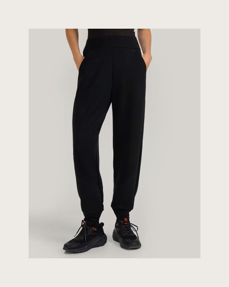 Dámske tepláky 4F TROUSERS CAS F1180-WAW25TTROF1180-21S-BLACK – fotka 2