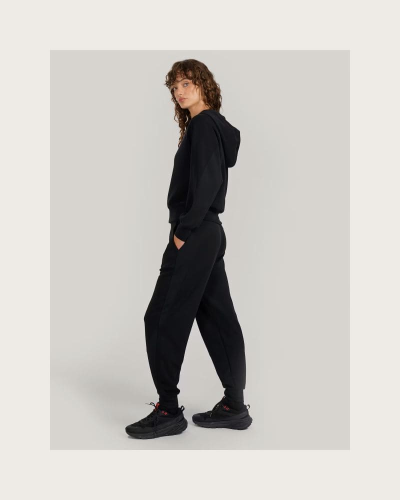 Dámske tepláky 4F TROUSERS CAS F1180-WAW25TTROF1180-21S-BLACK – fotka 4