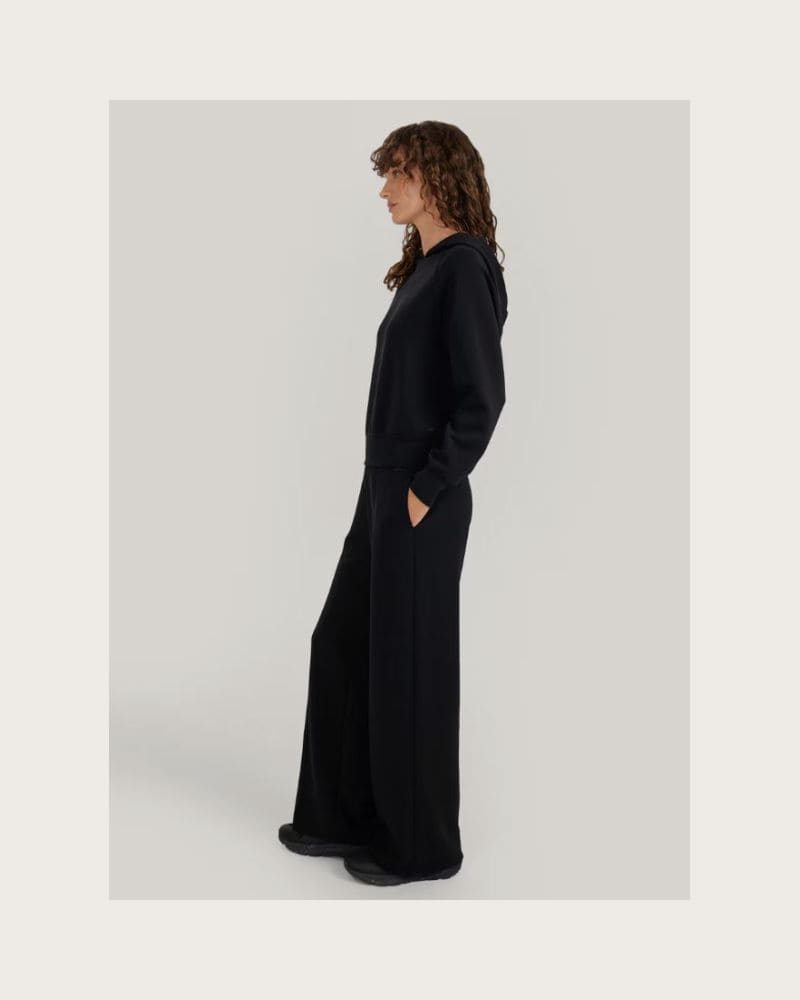 Dámske tepláky 4F TROUSERS CAS F1181-WAW25TTROF1181-21S-BLACK – fotka 4