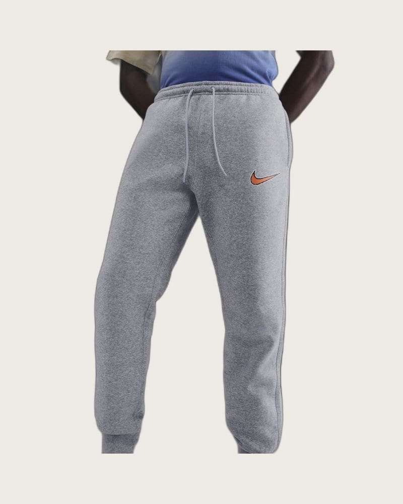 Pánske tepláky NIKE M NK CLUB BB JGGR NEO VARSITY – fotka 3