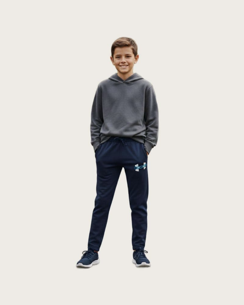 Chlapčenské zateplené tepláky UNDER ARMOUR UA Rival Flc Cblck Grphc Jgr – fotka 2