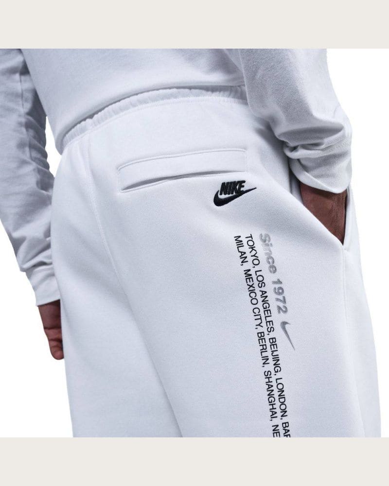 Pánske tepláky NIKE M NK CLUB BNGEE PNT SWSH SPRT WHITE METALLIC SILVER – fotka 5
