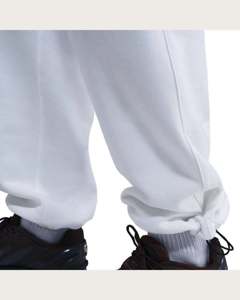 Pánske tepláky NIKE M NK CLUB BNGEE PNT SWSH SPRT WHITE METALLIC SILVER – fotka 6