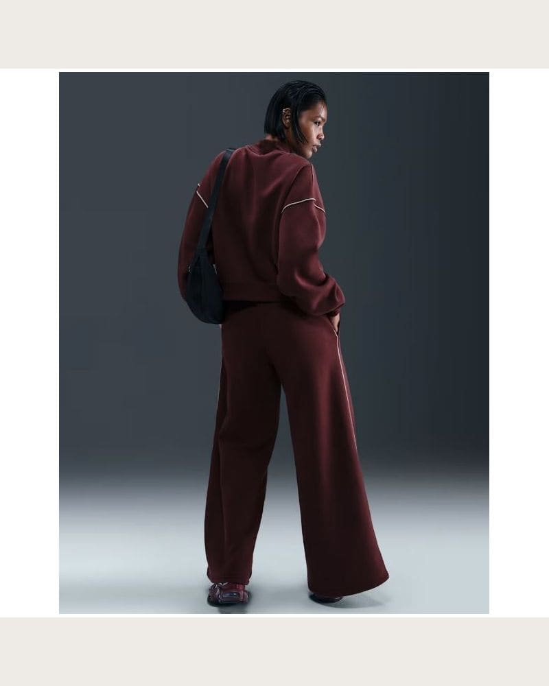 Dámske tepláky NIKE W NSW PHNX FLC LOGO WIDE LEG BURGUNDY CRUSH – fotka 4