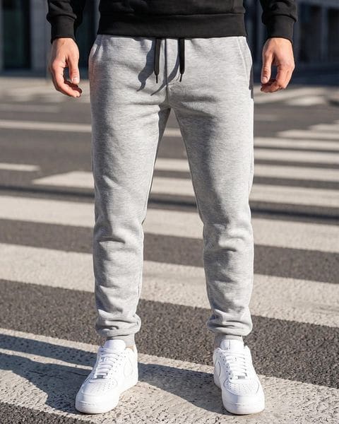 Trendy pánske tepláky v šedom prevedení