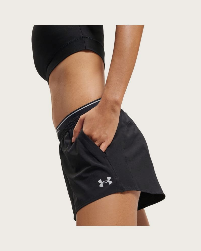 Dámske tréningové kraťasy UNDER ARMOUR UA Vanish Woven 3in Shorts-BLK – fotka 3