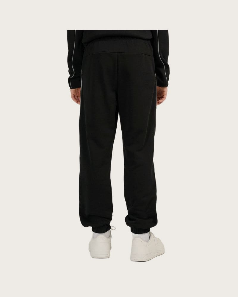 Chlapčenské tepláky 4F JUNIOR TROUSERS FNK M1402-20S-DEEP BLACK – fotka 2
