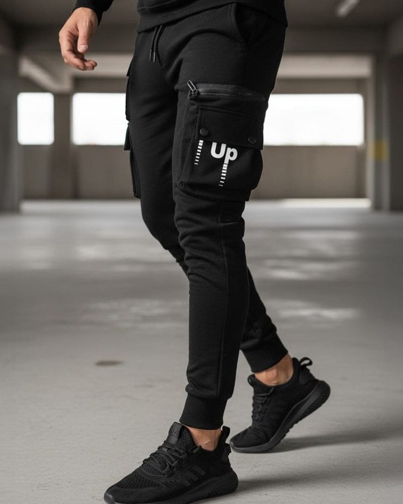 Trendy čierne pánske kapsáčové joggery UP – fotka 3