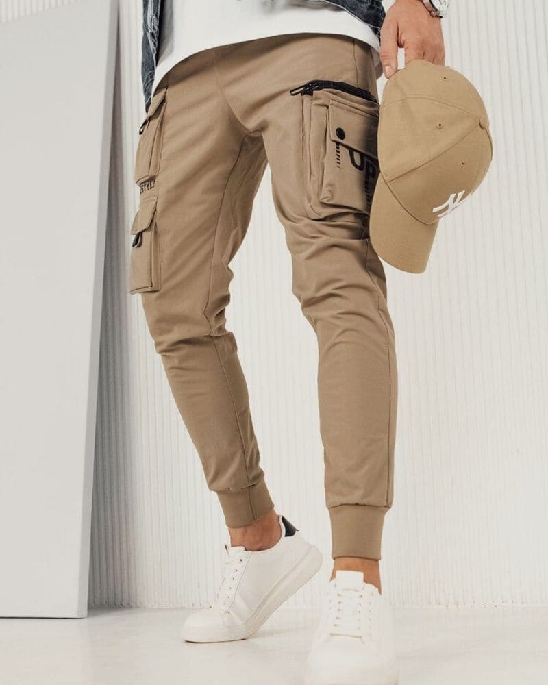 Trendy béžové pánske kapsáčové joggery UP – fotka 6