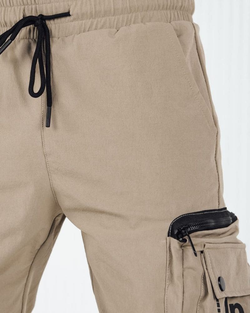 Trendy béžové pánske kapsáčové joggery UP – fotka 7