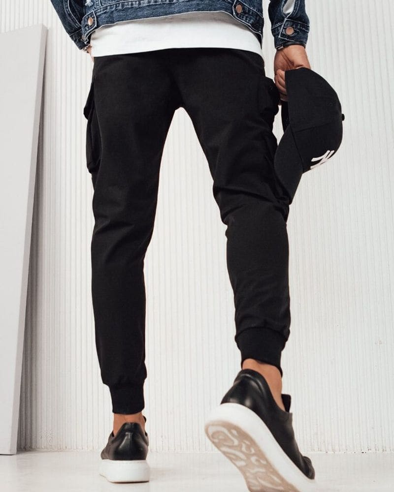 Originálne čierne pánske kapsáčové joggery – fotka 8