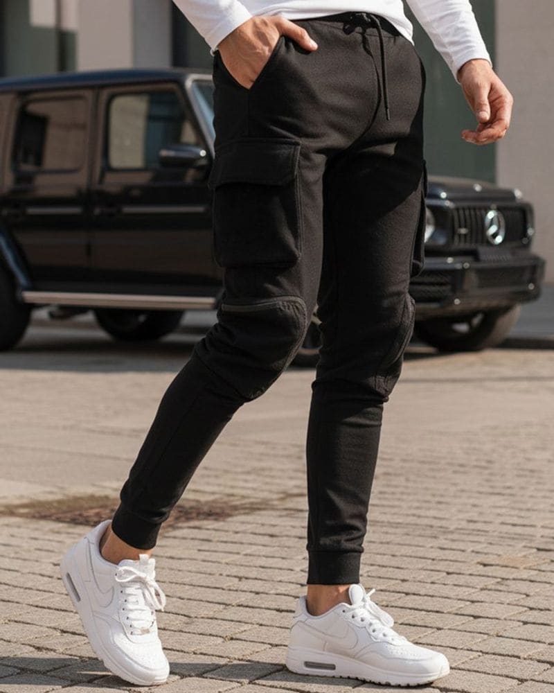 Nadčasové čierne joggery s vreckami