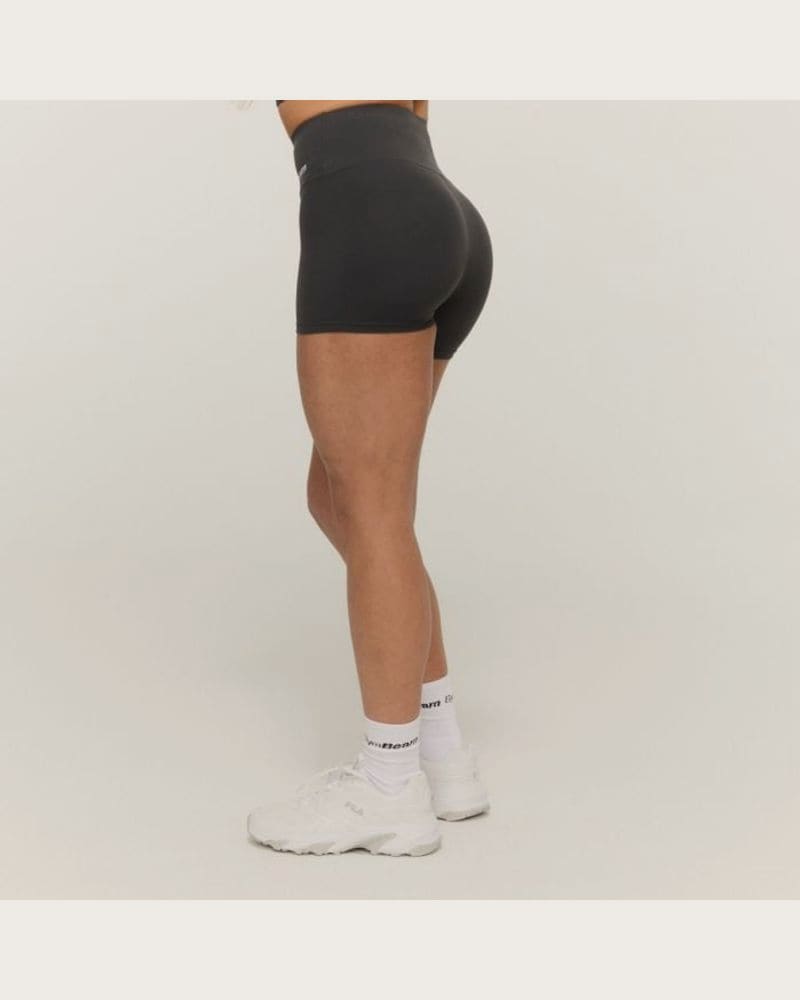 GymBeam Dámske šortky BEAT Charcoal XS