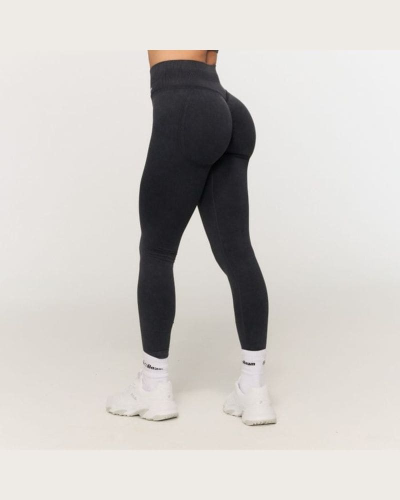 GymBeam Dámske bezšvové legíny Fierce Dark Grey XS