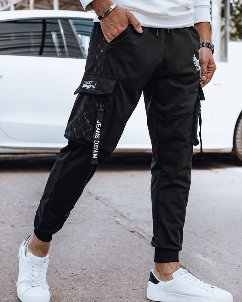 Moderné čierne kapsáčové joggery – fotka 4
