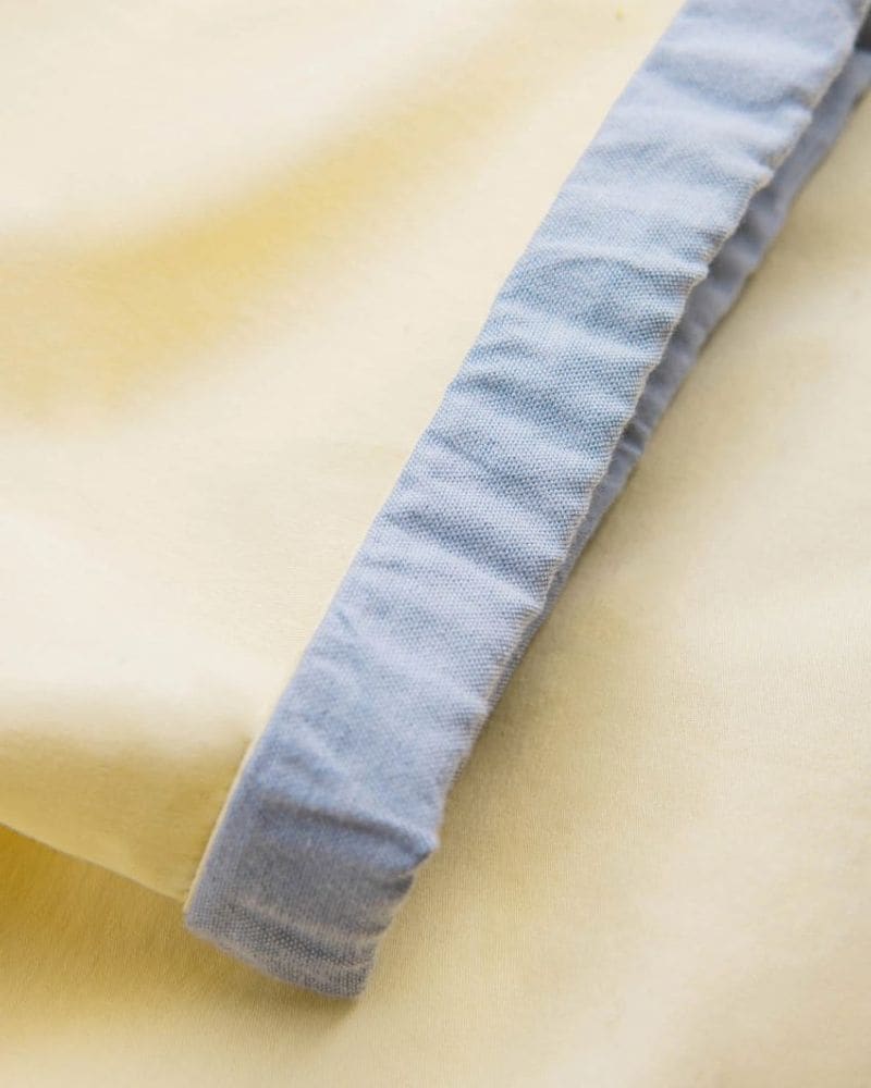 Žlté chinos kraťasy s lemom – fotka 8