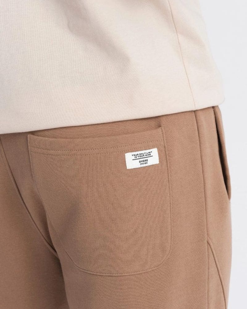 Hnedé tepláky s trendy prešívaním – fotka 6