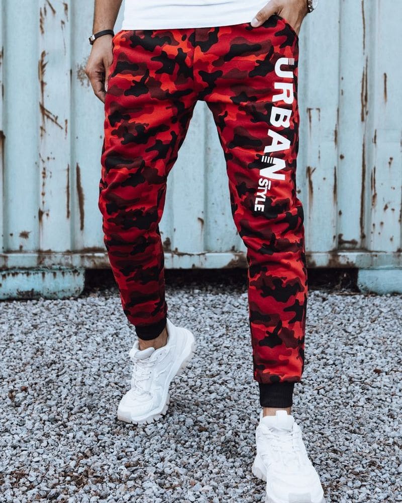 Trendy maskáčové tepláky pre pánov v červenom farebnom prevedení – fotka 6