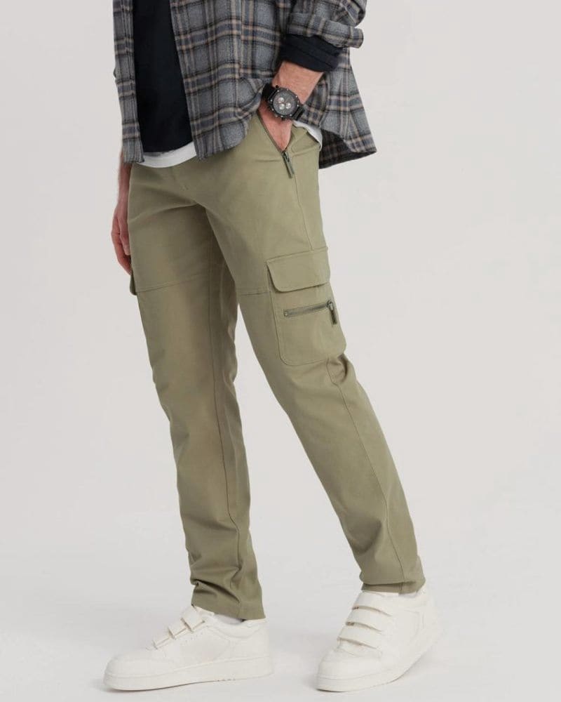 Trendové olivové pánske joggery