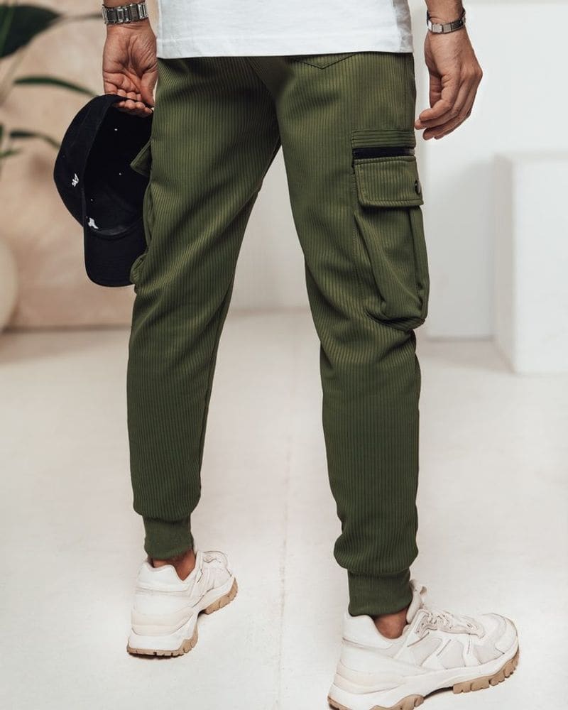 Trendy zelené kapsáčové joggery – fotka 2