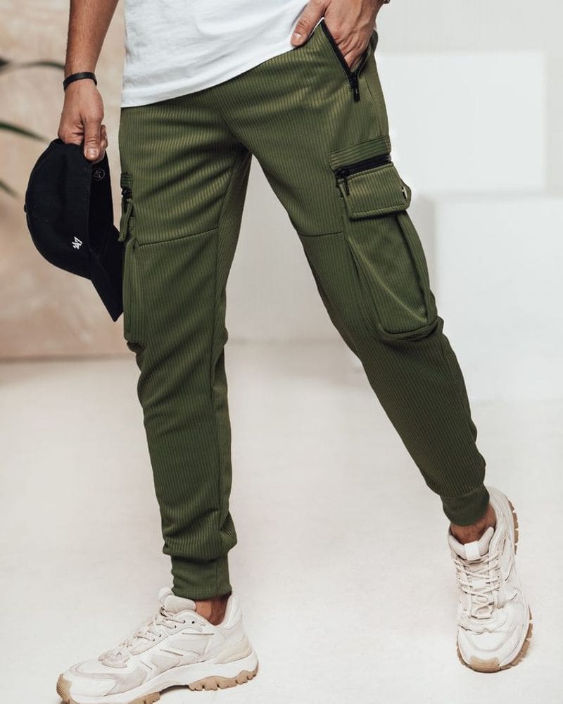 Trendy zelené kapsáčové joggery – fotka 4