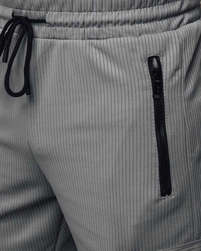 Trendy šedé kapsáčové joggery – fotka 3