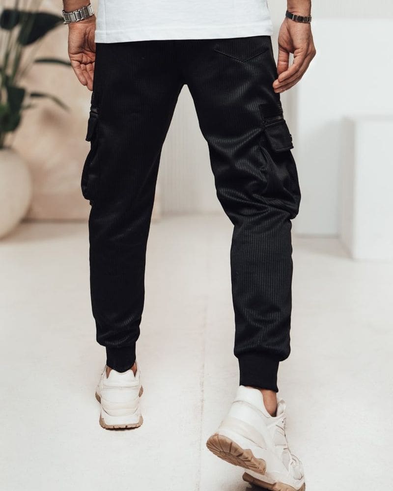 Trendy čierne kapsáčové joggery – fotka 2