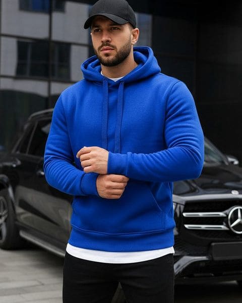 Trendy jednoduchá modrá mikina
