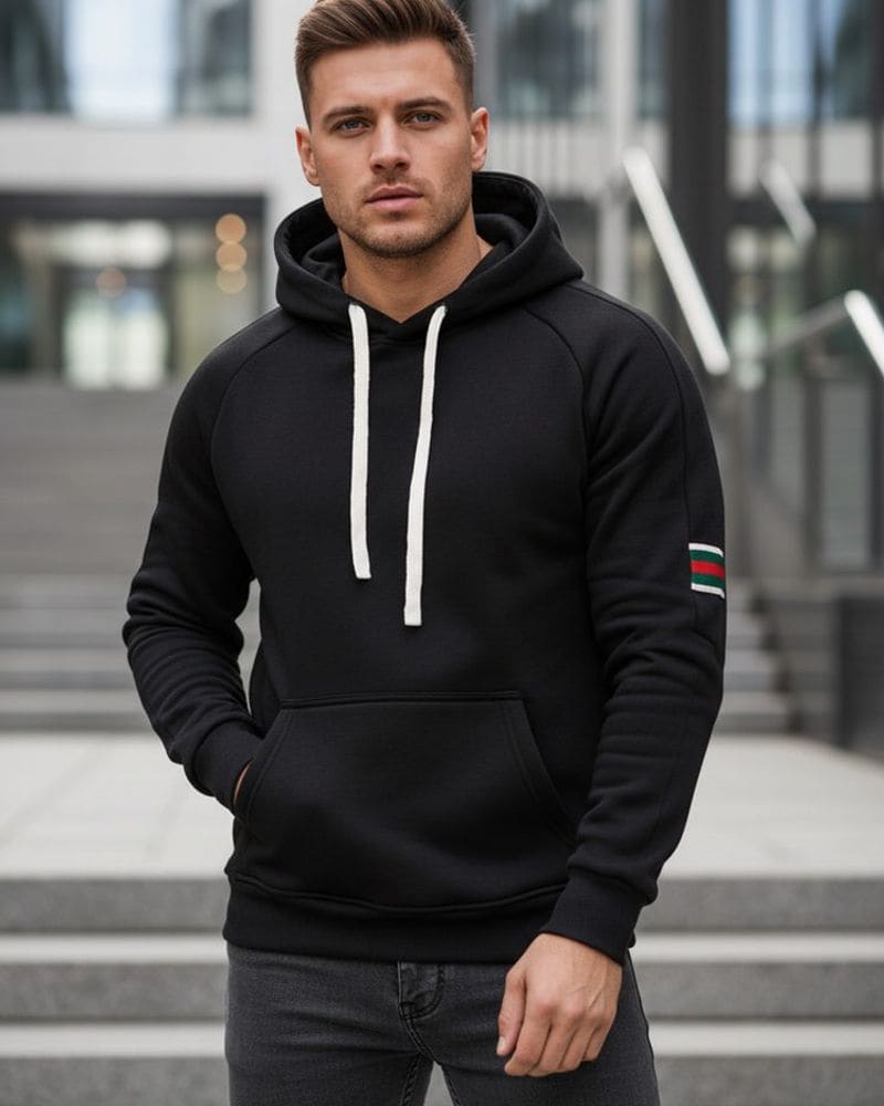 Cool pánska mikina s kapucňou a klokaním vreckom