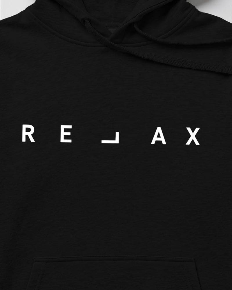 Atraktívna čierna mikina s nápisom RELAX – fotka 3